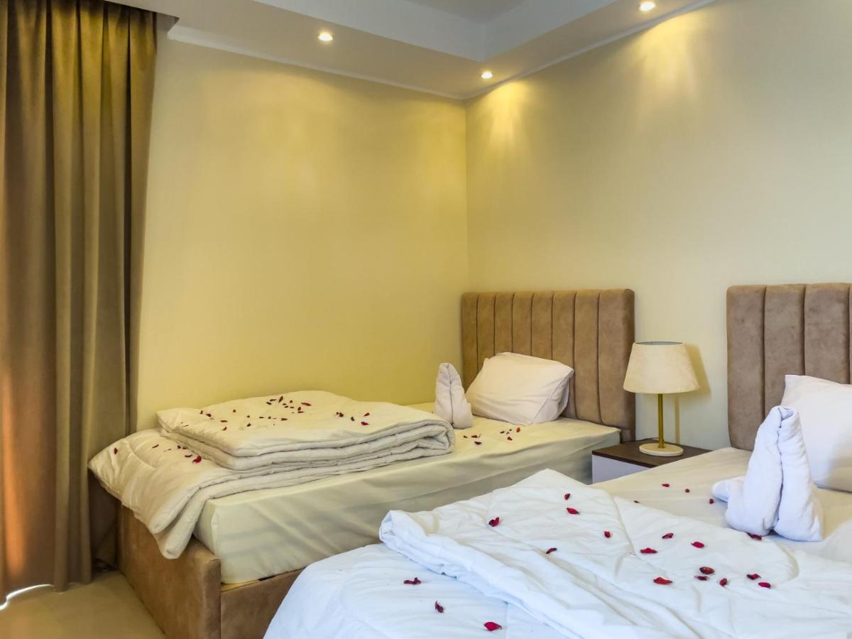 Jumeirah Pyramids View Inn Kafret el-Gabal Exterior photo