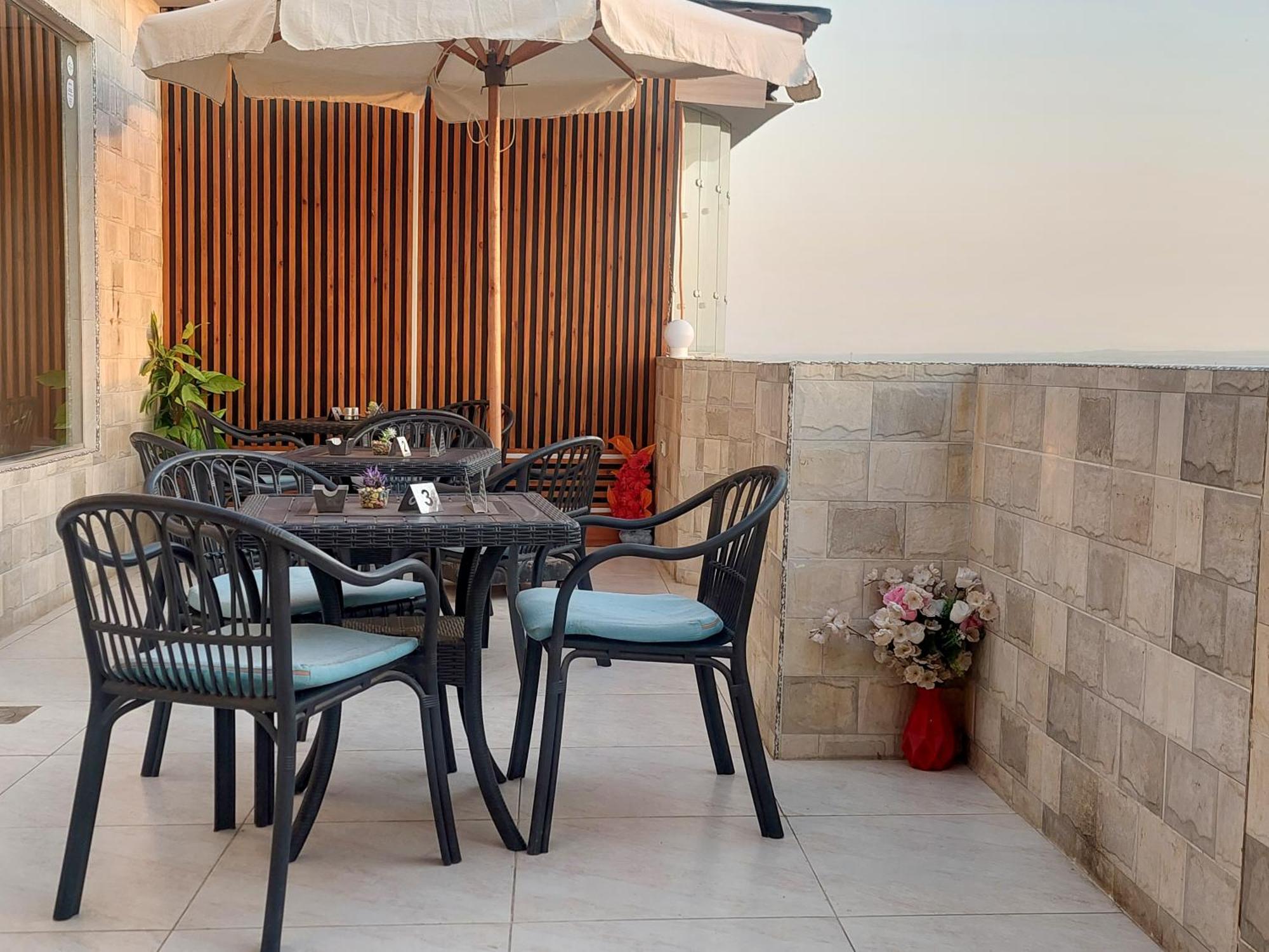 Jumeirah Pyramids View Inn Kafret el-Gabal Exterior photo