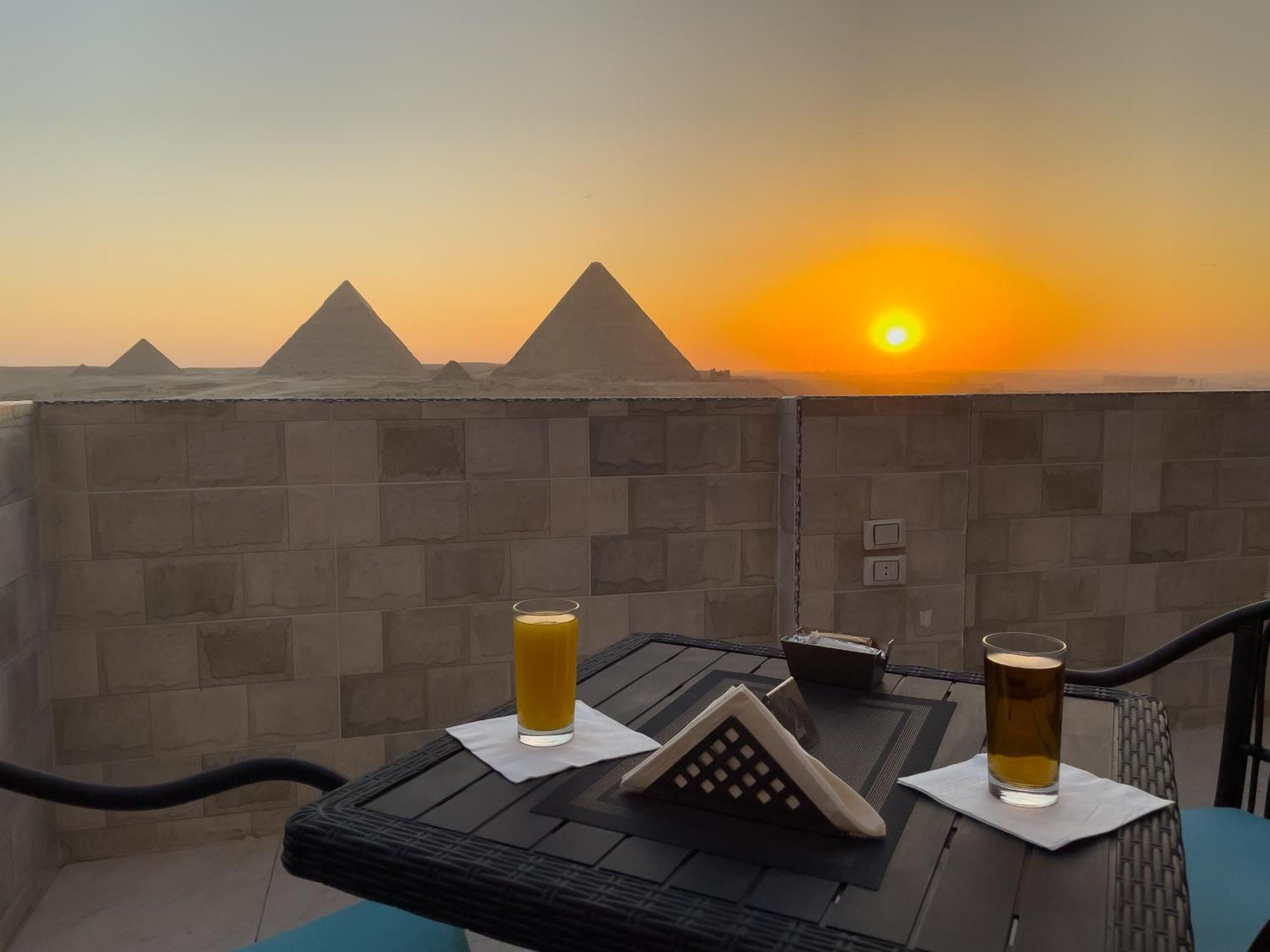 Jumeirah Pyramids View Inn Kafret el-Gabal Exterior photo