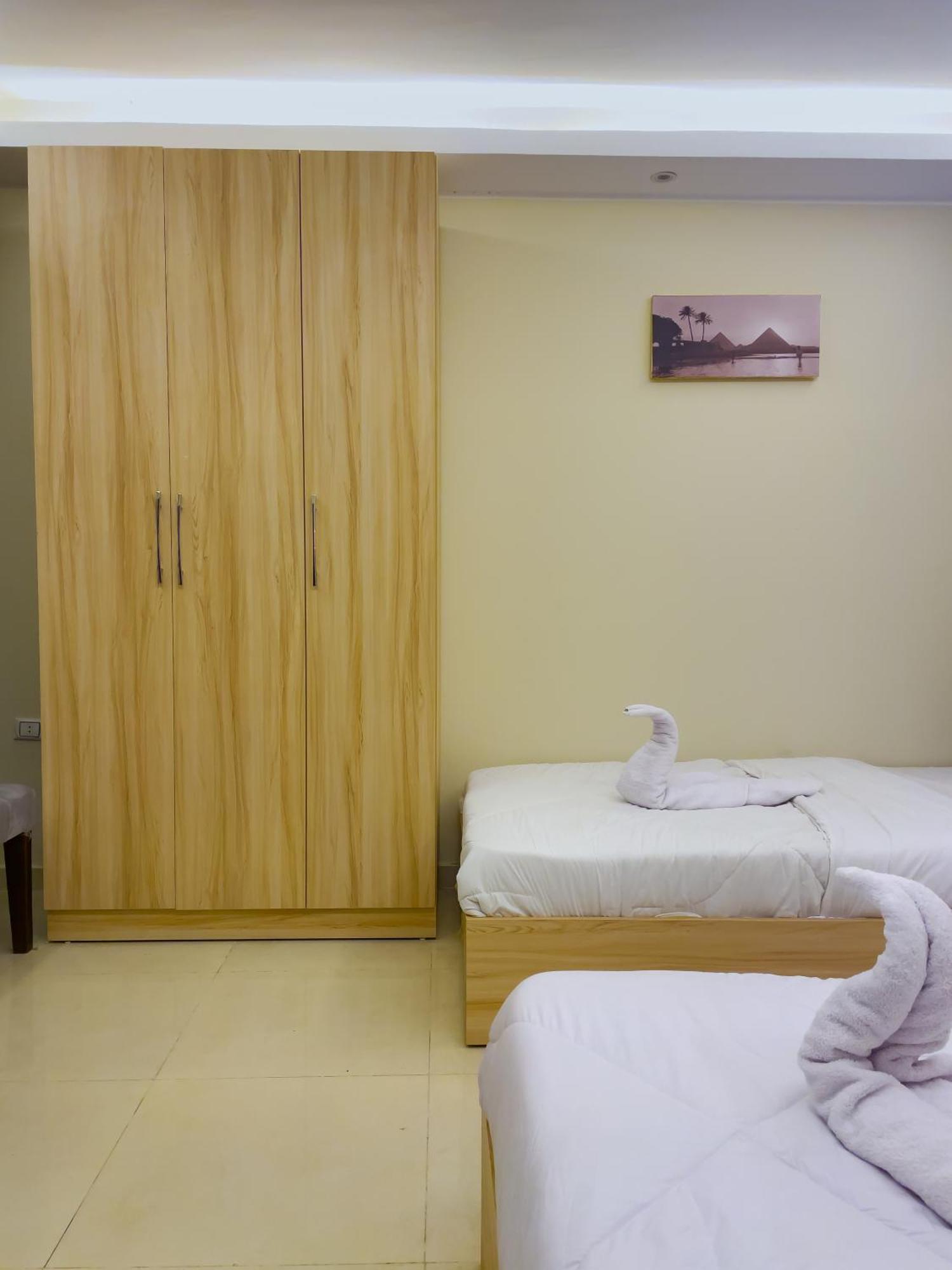 Jumeirah Pyramids View Inn Kafret el-Gabal Exterior photo
