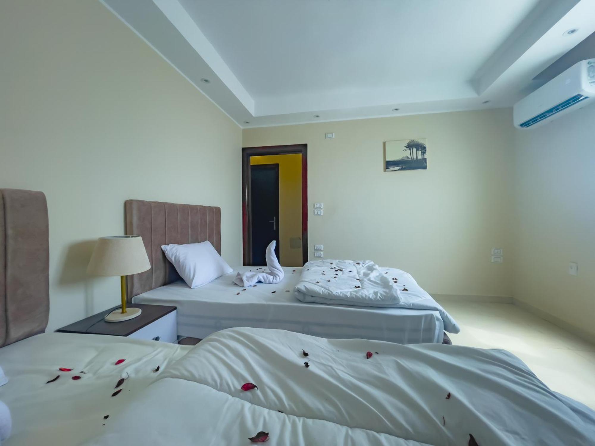 Jumeirah Pyramids View Inn Kafret el-Gabal Exterior photo