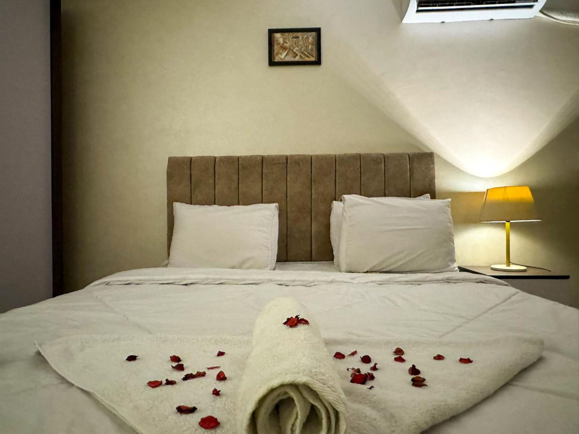 Jumeirah Pyramids View Inn Kafret el-Gabal Room photo